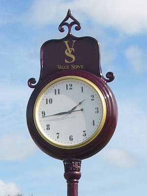 close up custom golf course clock