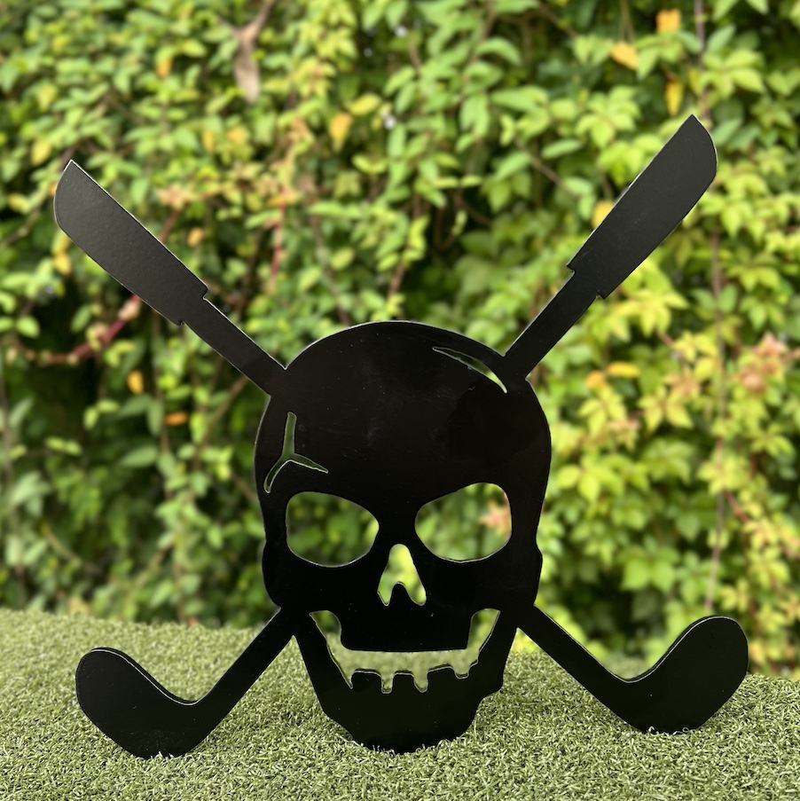 skull and cross golf club tee marker
